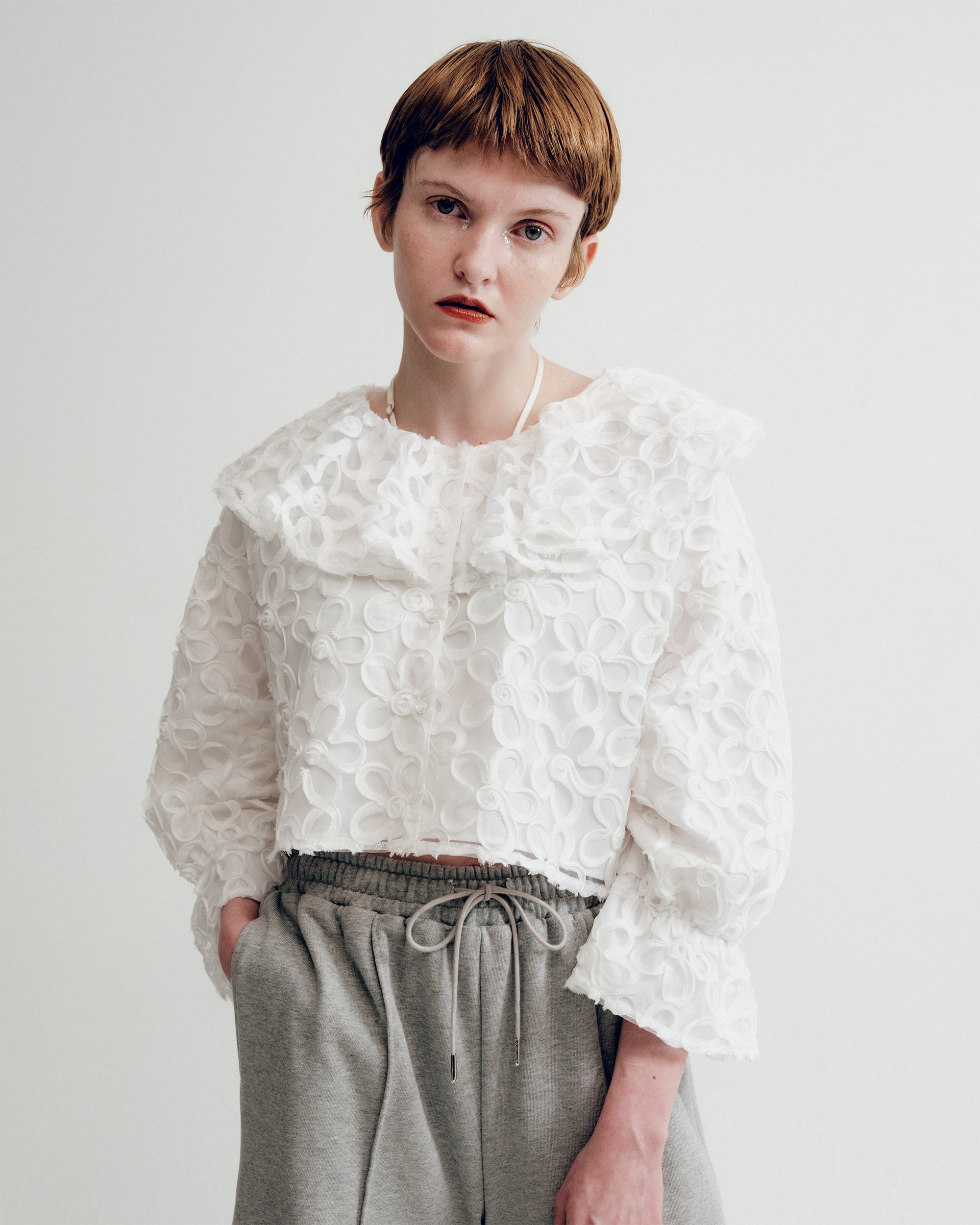 Ruffle collar flower tulle blouse