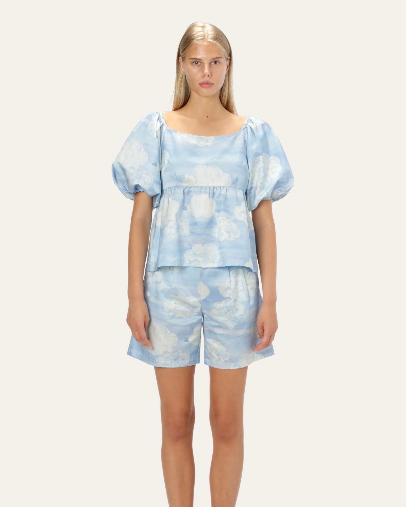 <b>HELMSTED</b><br>Magnolia Top