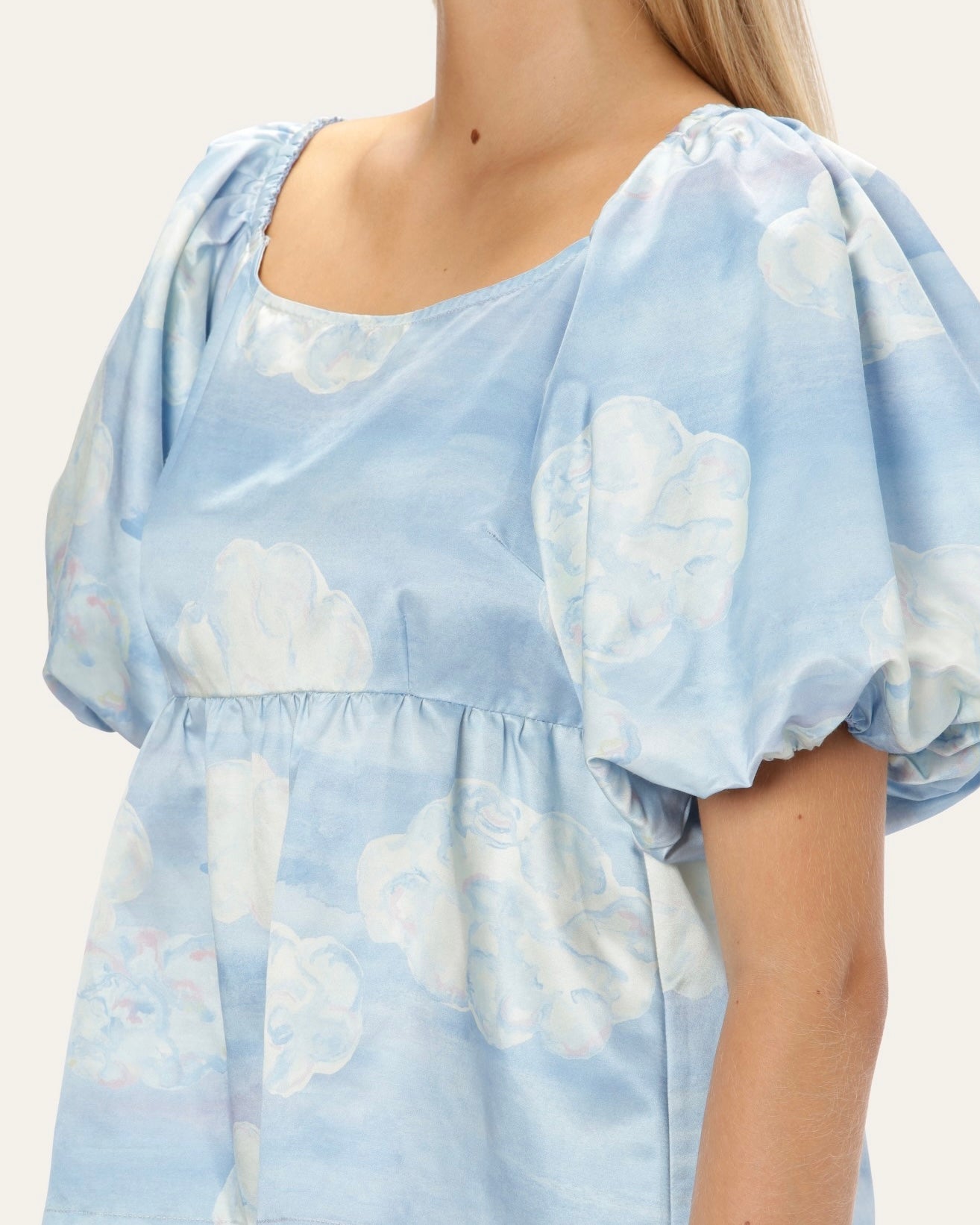<b>HELMSTED</b><br>Magnolia Top