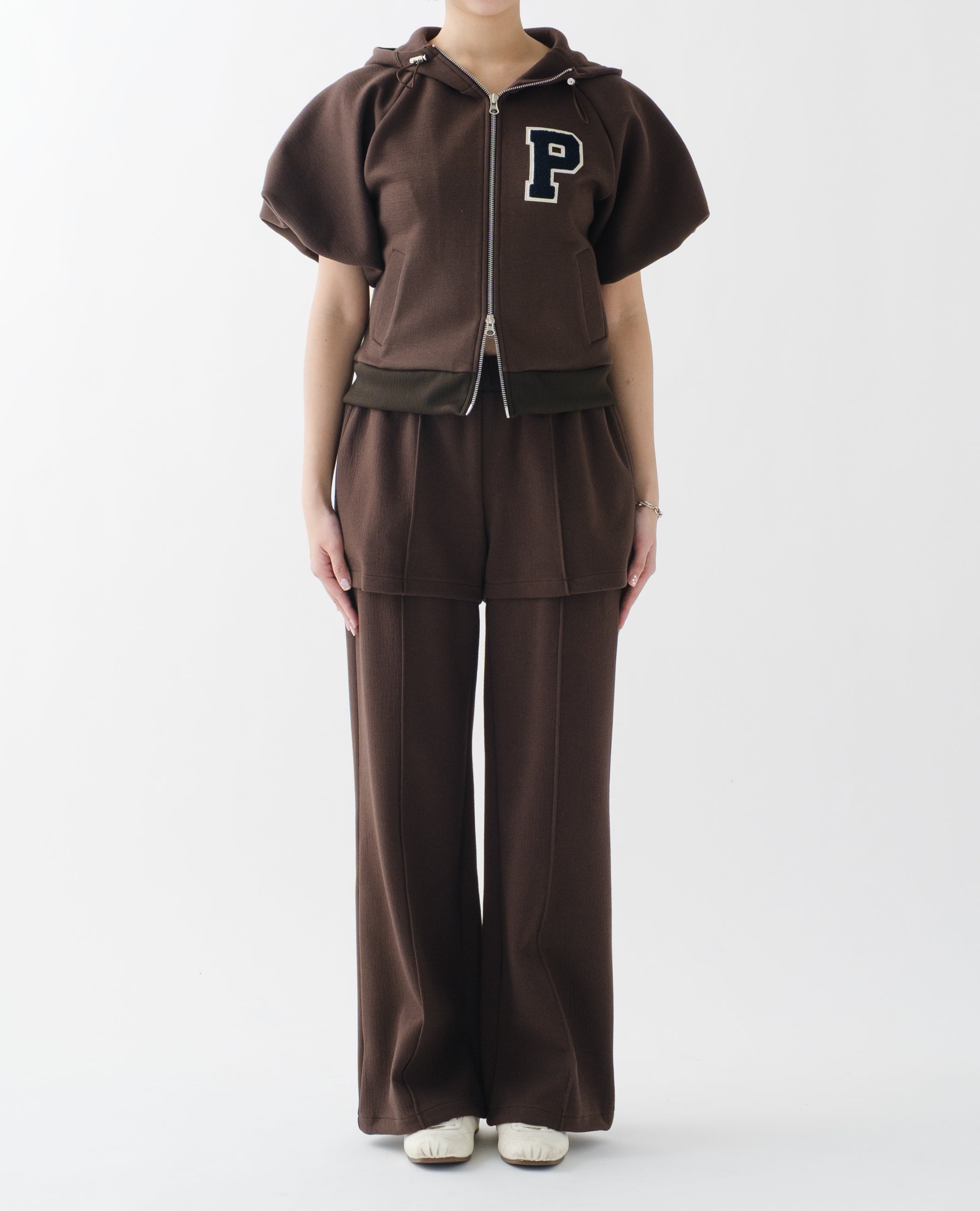 モデル身長 : 170cm / パンツ着用サイズ：2