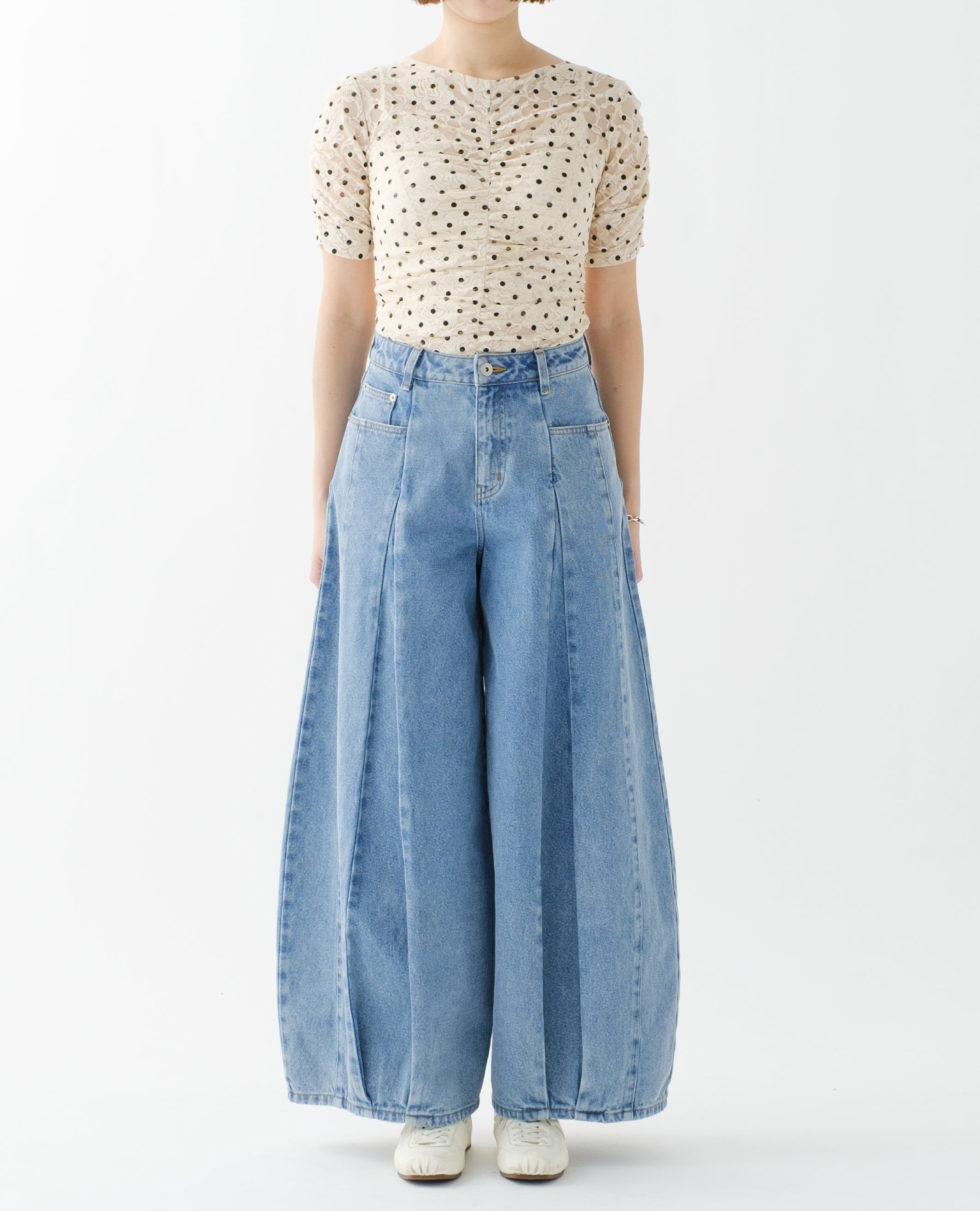 Pleated balloon denim pants
