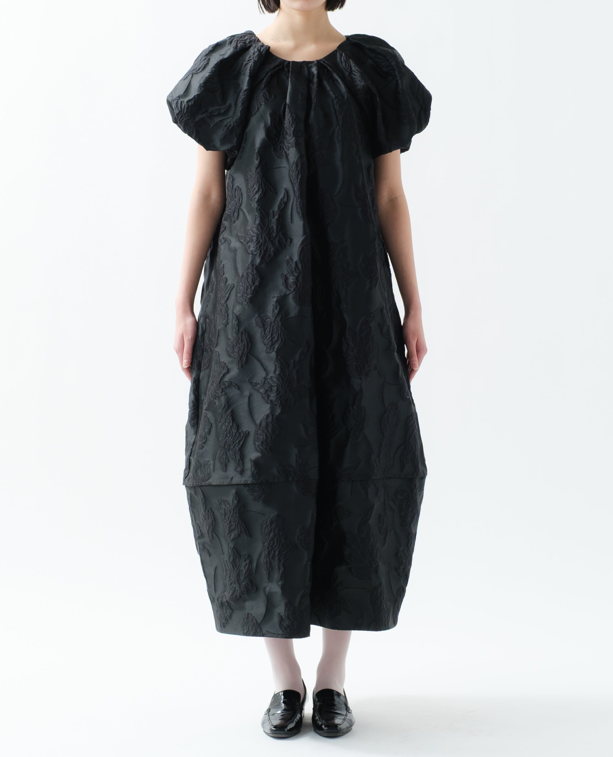 Balloon sleeve cocoon dress (black)