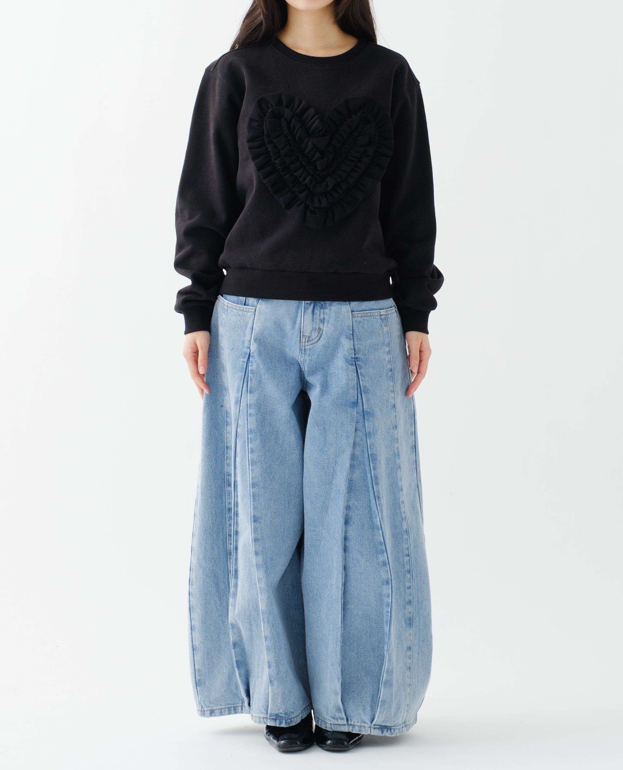 Heart gathered sweatshirt