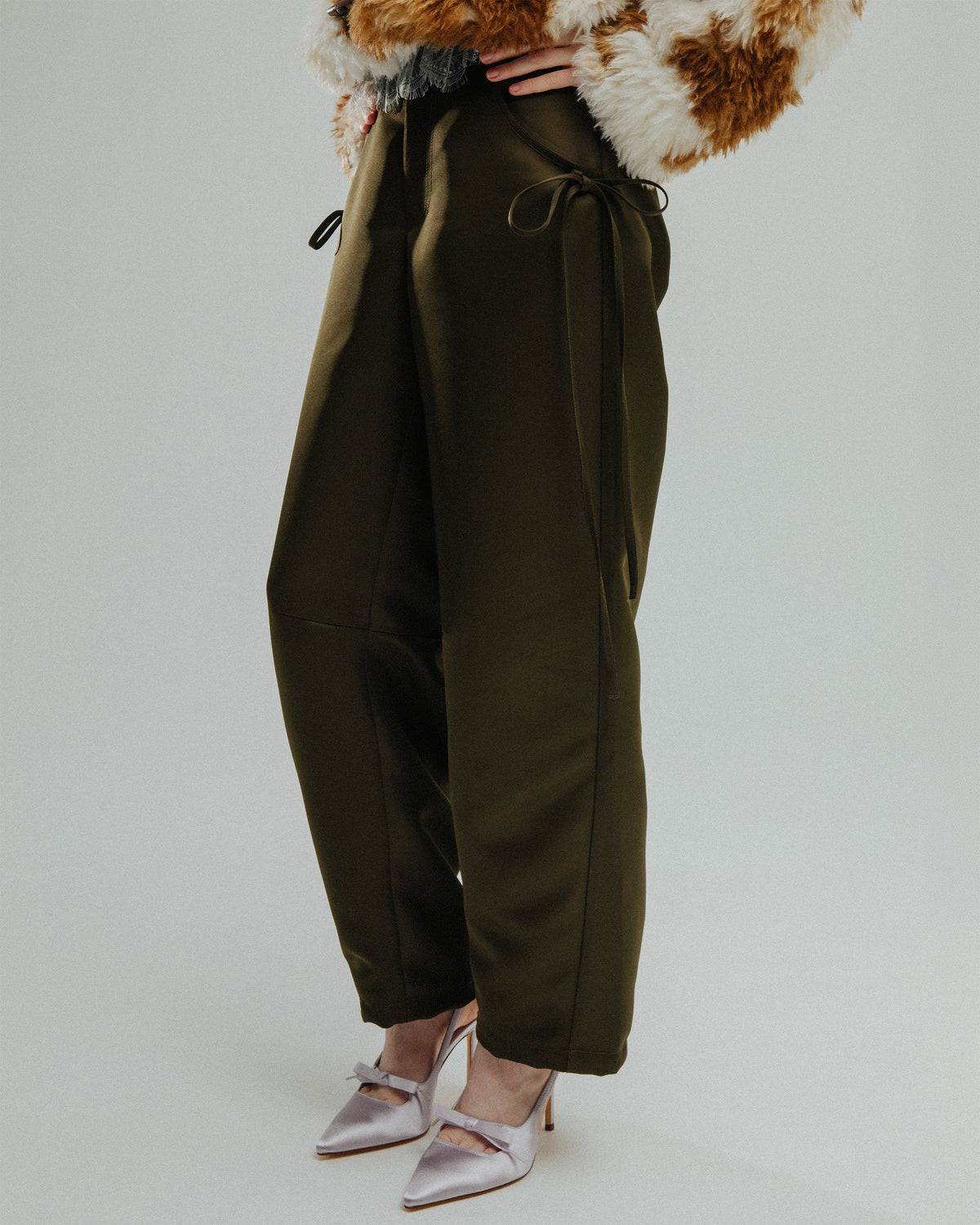 Side ribbon barrel pants