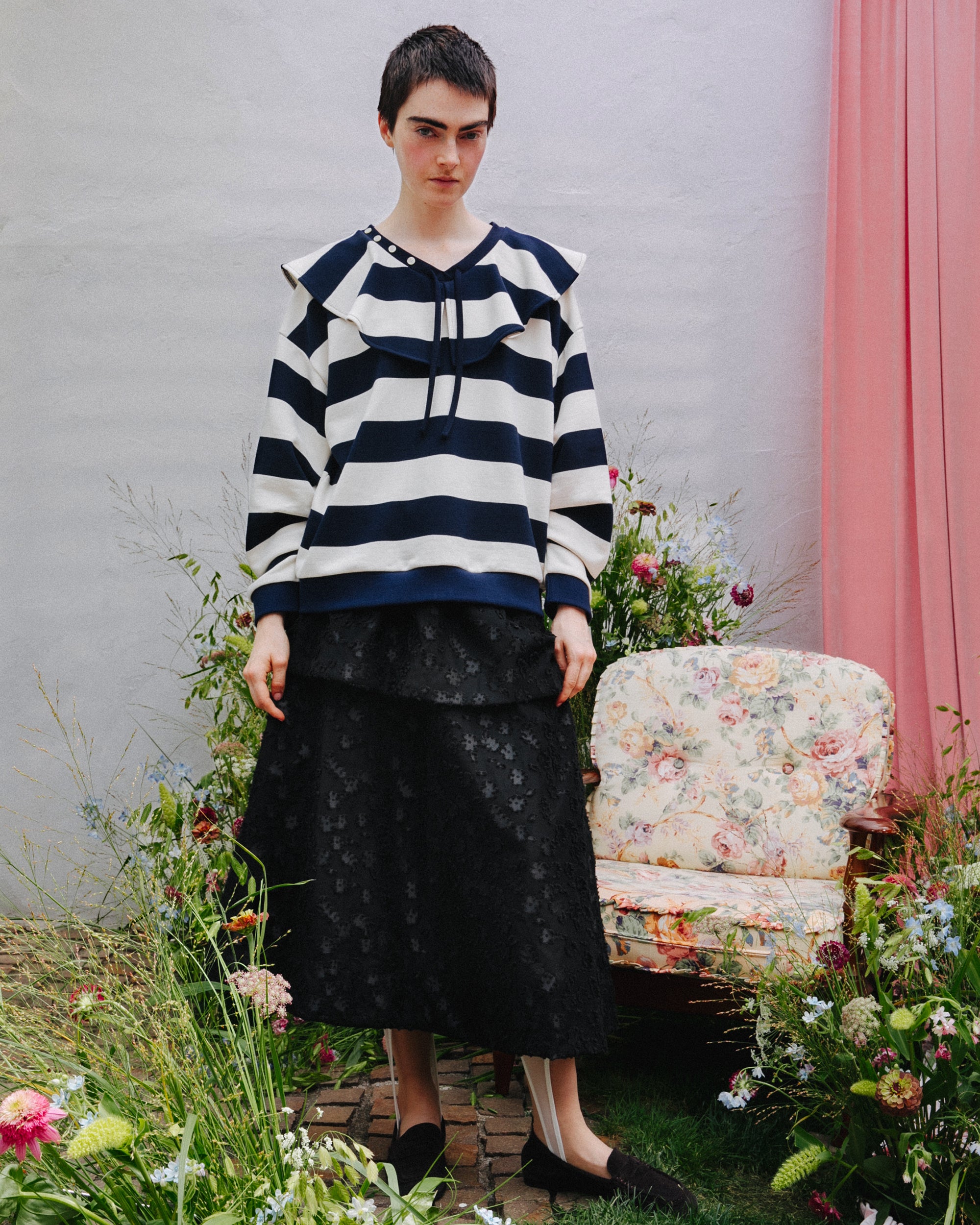 Ruffle collar curve sweatshirt