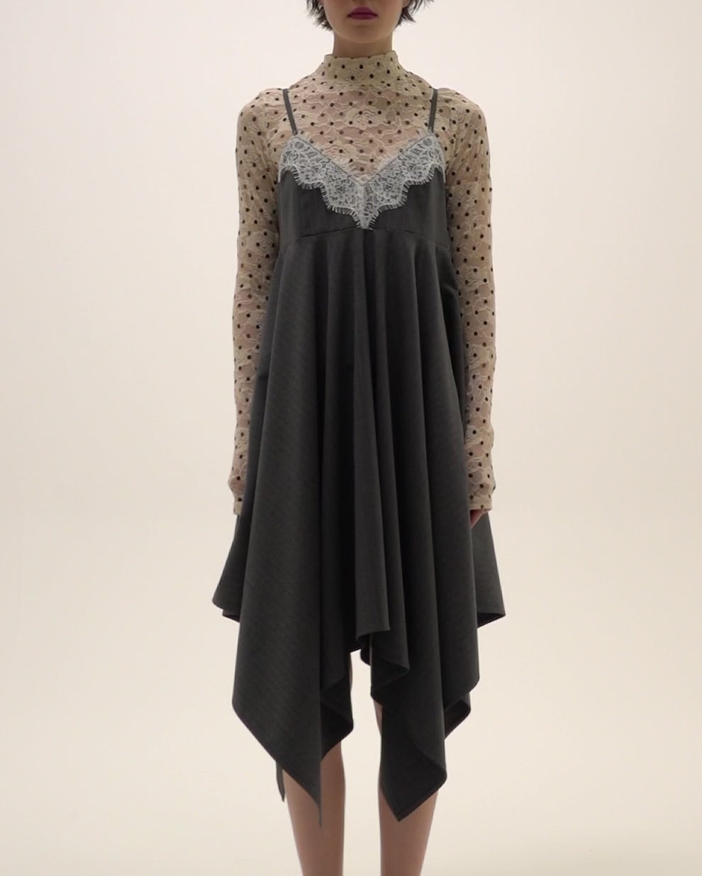 ワンピース LACE HANDKERCHIEF HEM DRESS Lace handkerchief hem dress