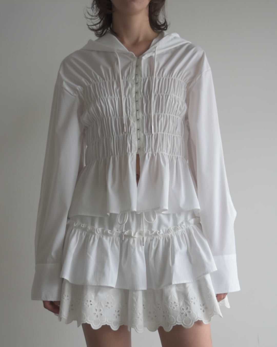 Shirring hoodie shirt (white / blue stripe)