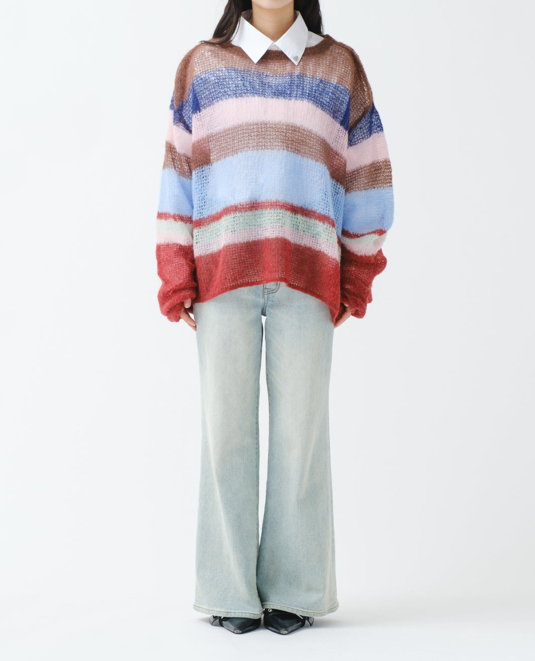 Border low-gauge knit sweater